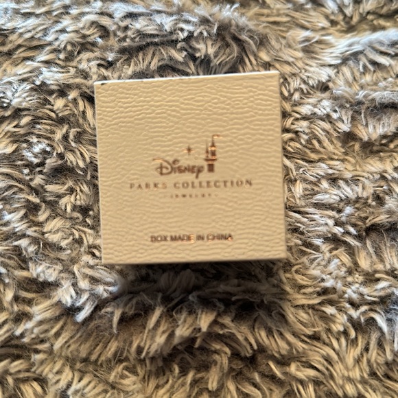 Pandora Disney castle 50th anniversary charm - Picture 7 of 7